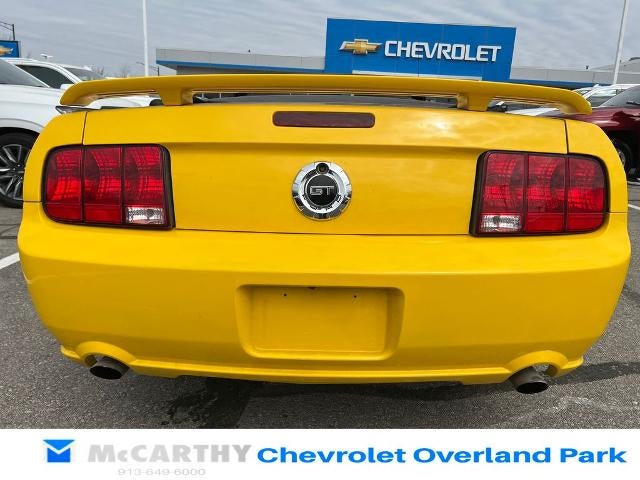2005 Ford Mustang GT Deluxe
