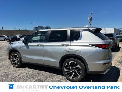 2023 Mitsubishi Outlander SE