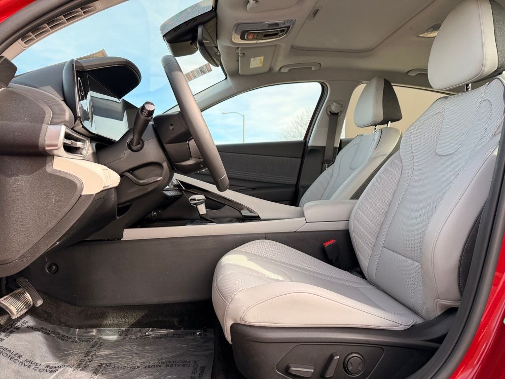 2025 Hyundai ELANTRA Limited