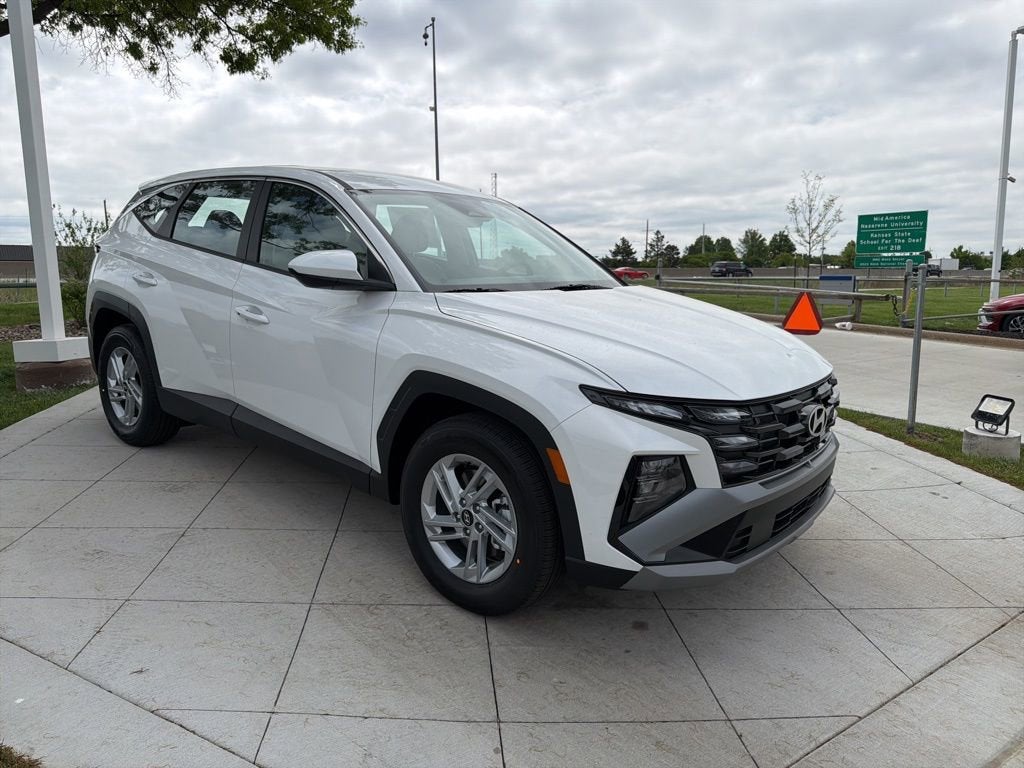 2026 Hyundai TUCSON SE