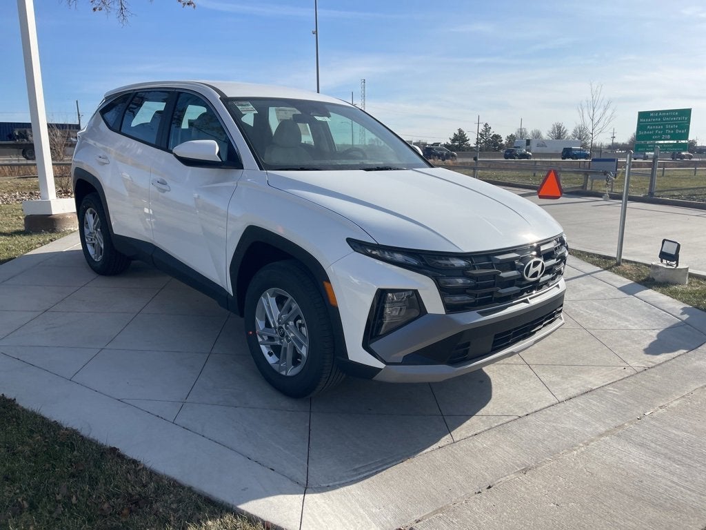 2026 Hyundai TUCSON SE