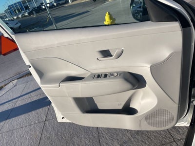 2026 Hyundai KONA SE