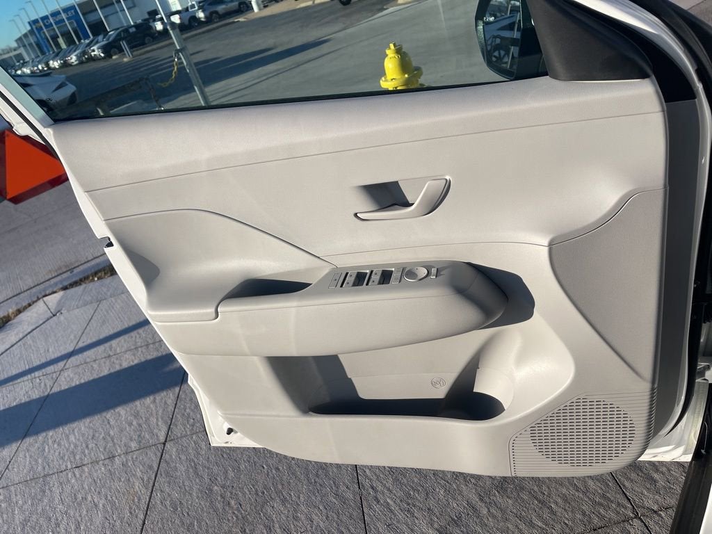 2026 Hyundai KONA SE