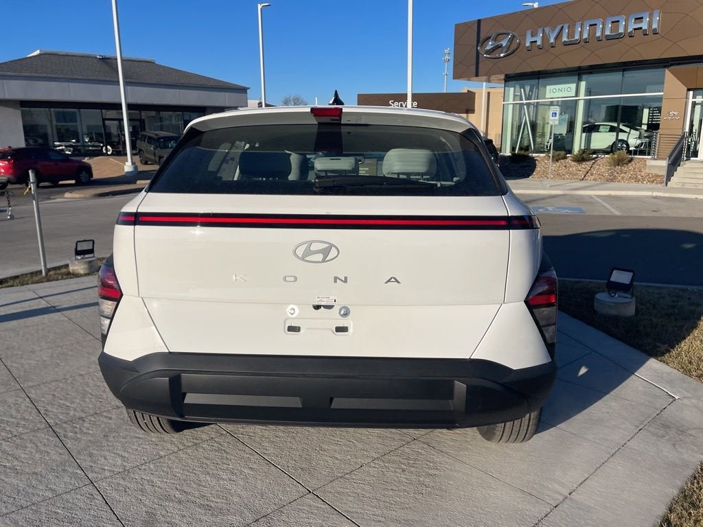 2026 Hyundai KONA SE