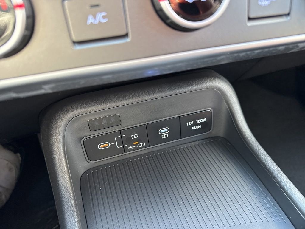 2026 Hyundai KONA SE