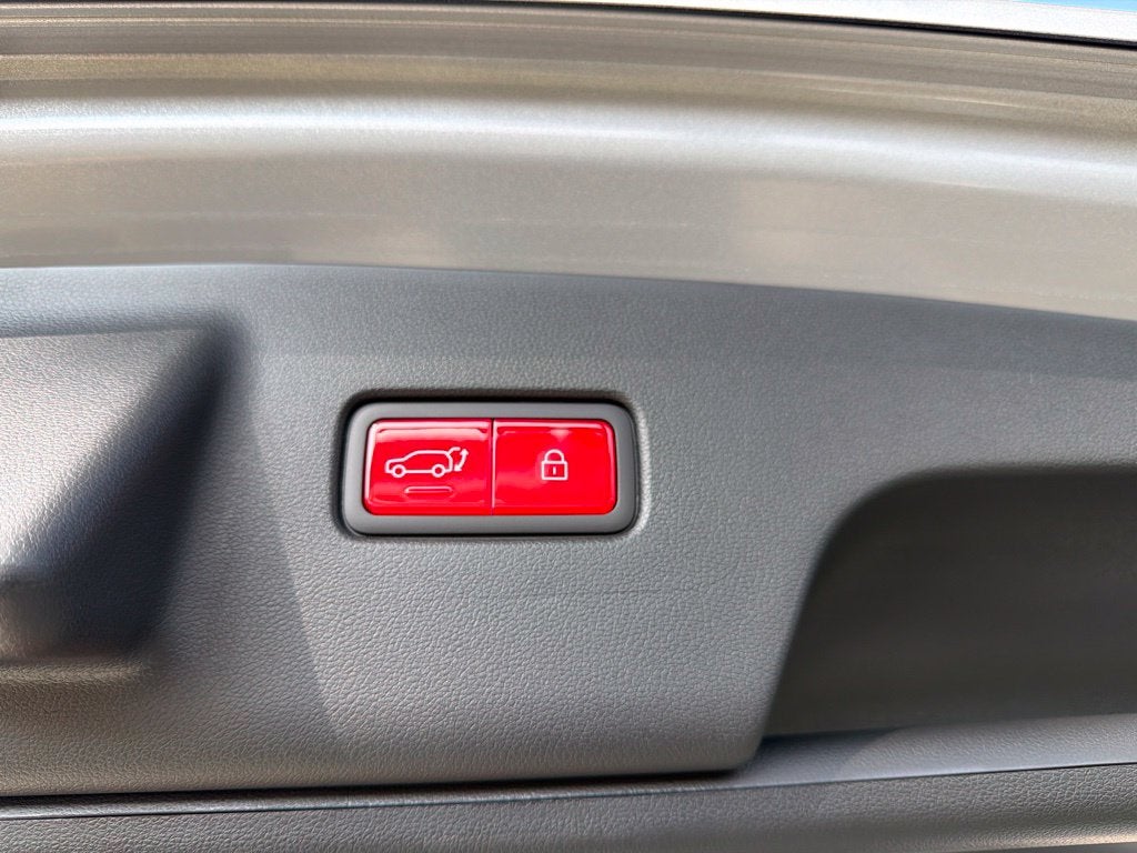 2027 Hyundai PALISADE HYBRID SEL 8 Passenger