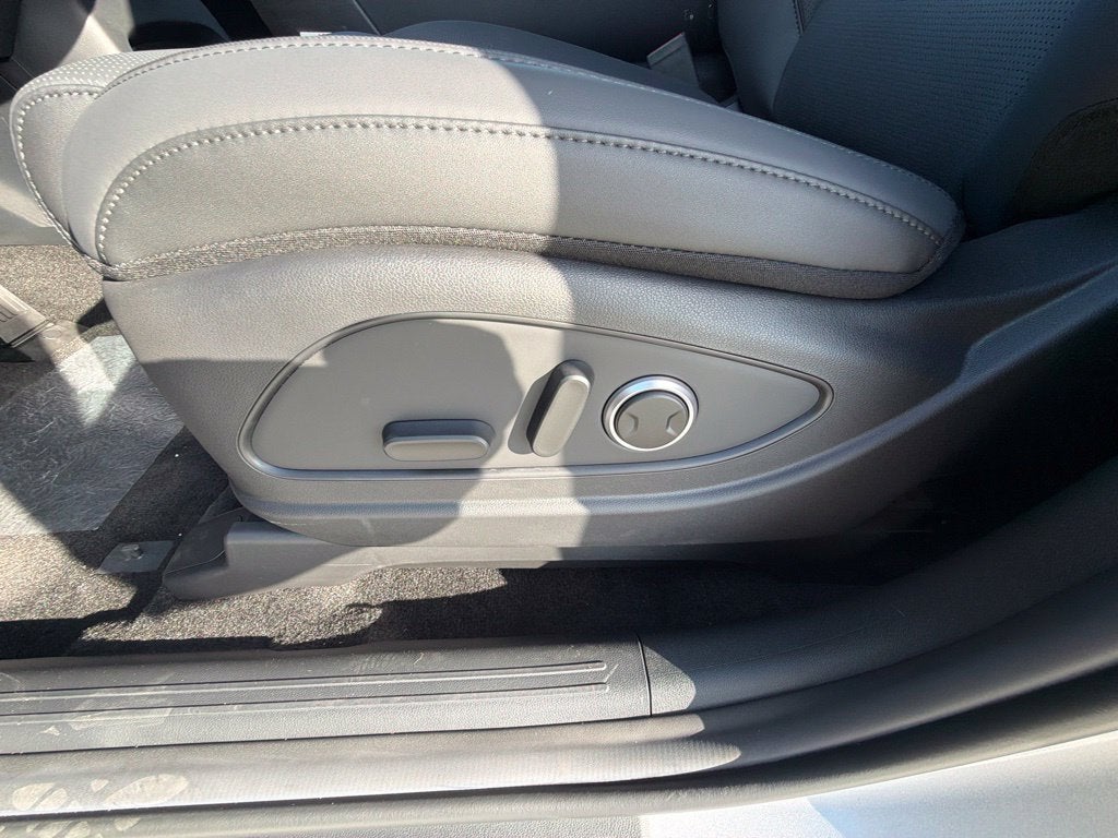 2027 Hyundai PALISADE HYBRID SEL 8 Passenger