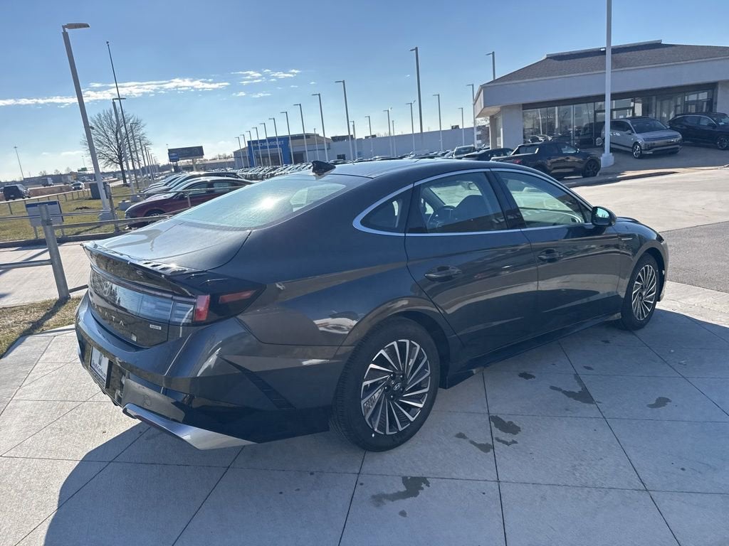 2026 Hyundai SONATA HYBRID SEL