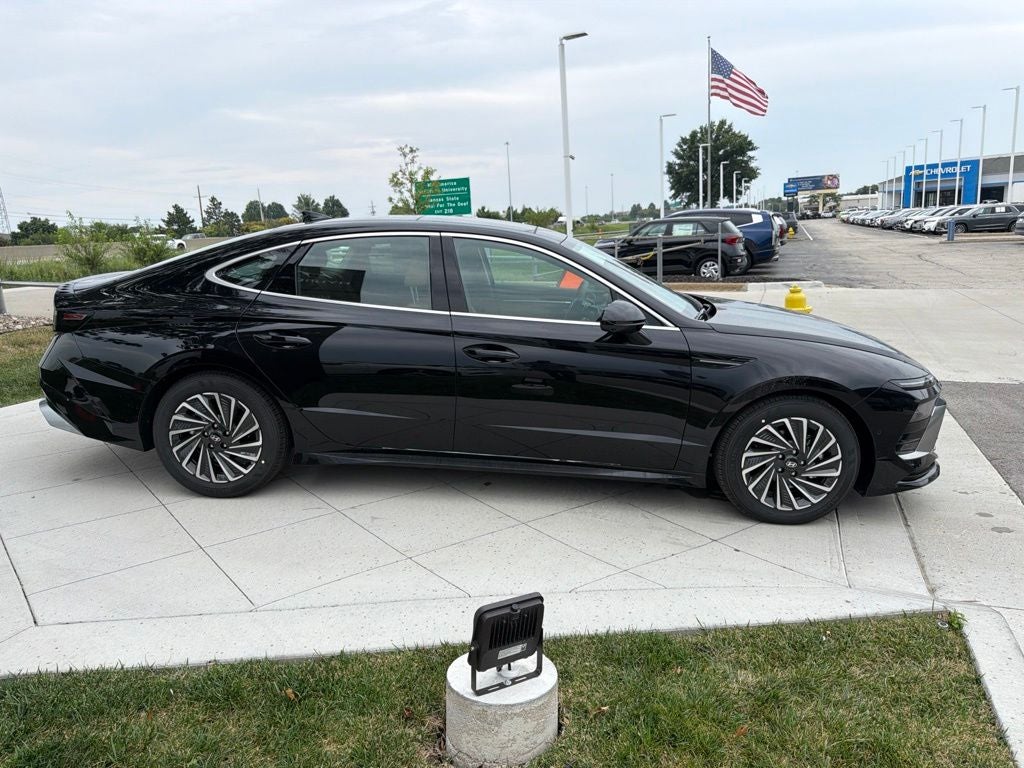 2026 Hyundai SONATA HYBRID Limited