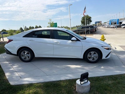 2026 Hyundai ELANTRA SE