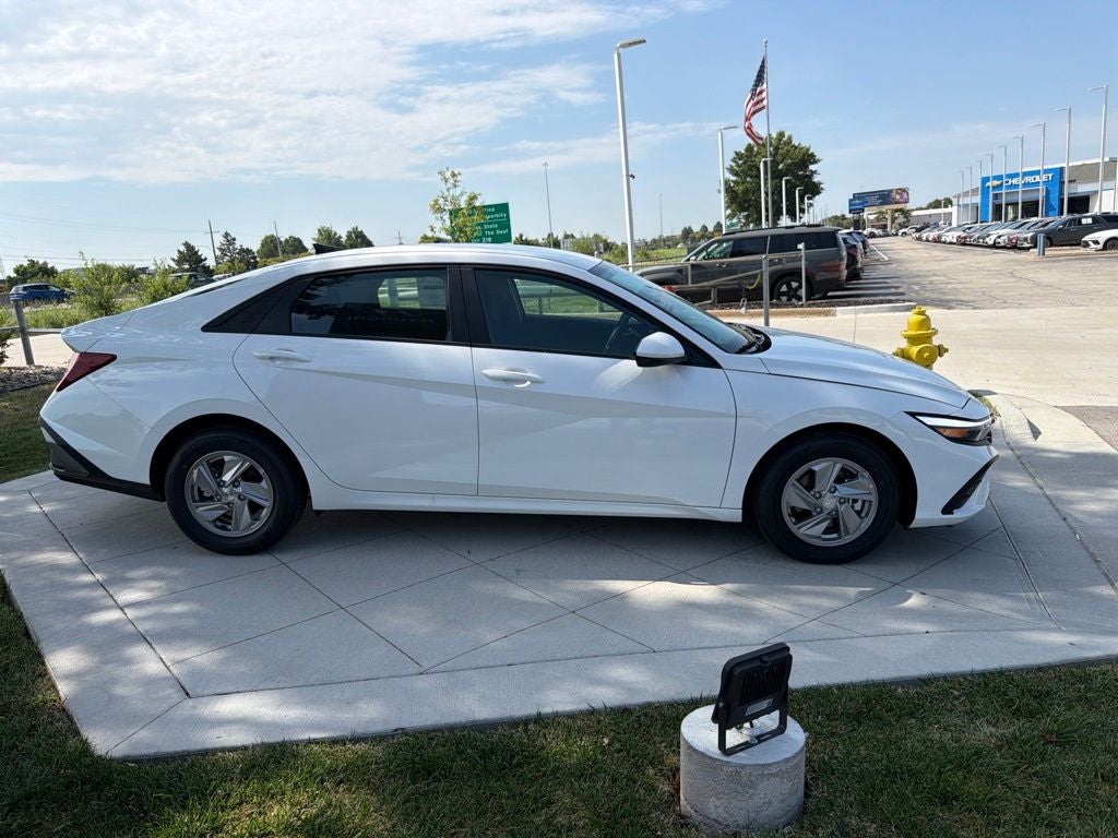2026 Hyundai ELANTRA SE