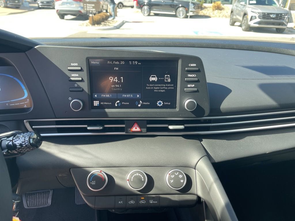 2026 Hyundai ELANTRA SE