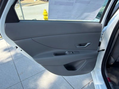 2026 Hyundai ELANTRA SE