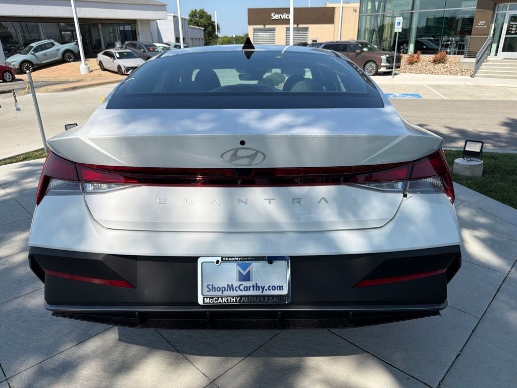 2026 Hyundai ELANTRA SE