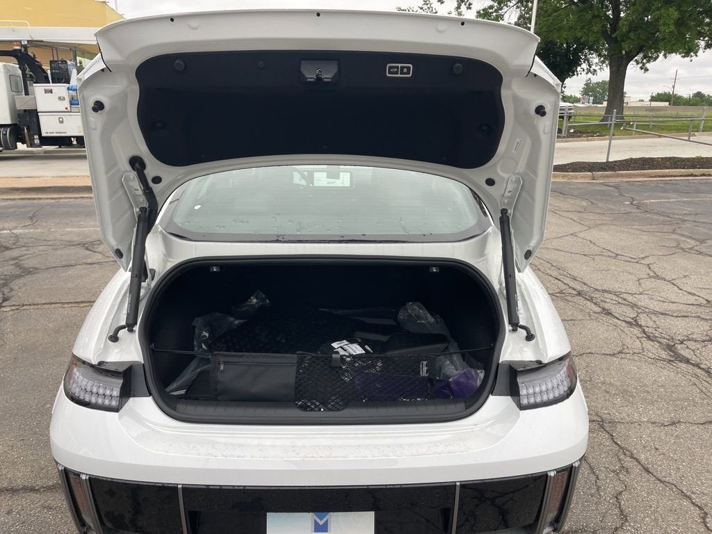 2025 Hyundai IONIQ 6 SE