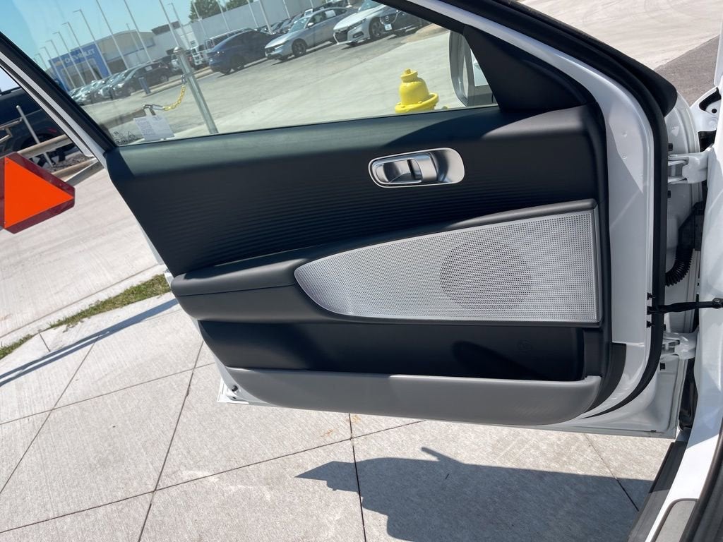 2025 Hyundai IONIQ 6 SE