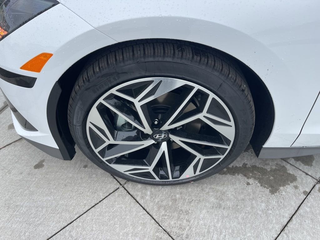 2025 Hyundai IONIQ 6 SEL