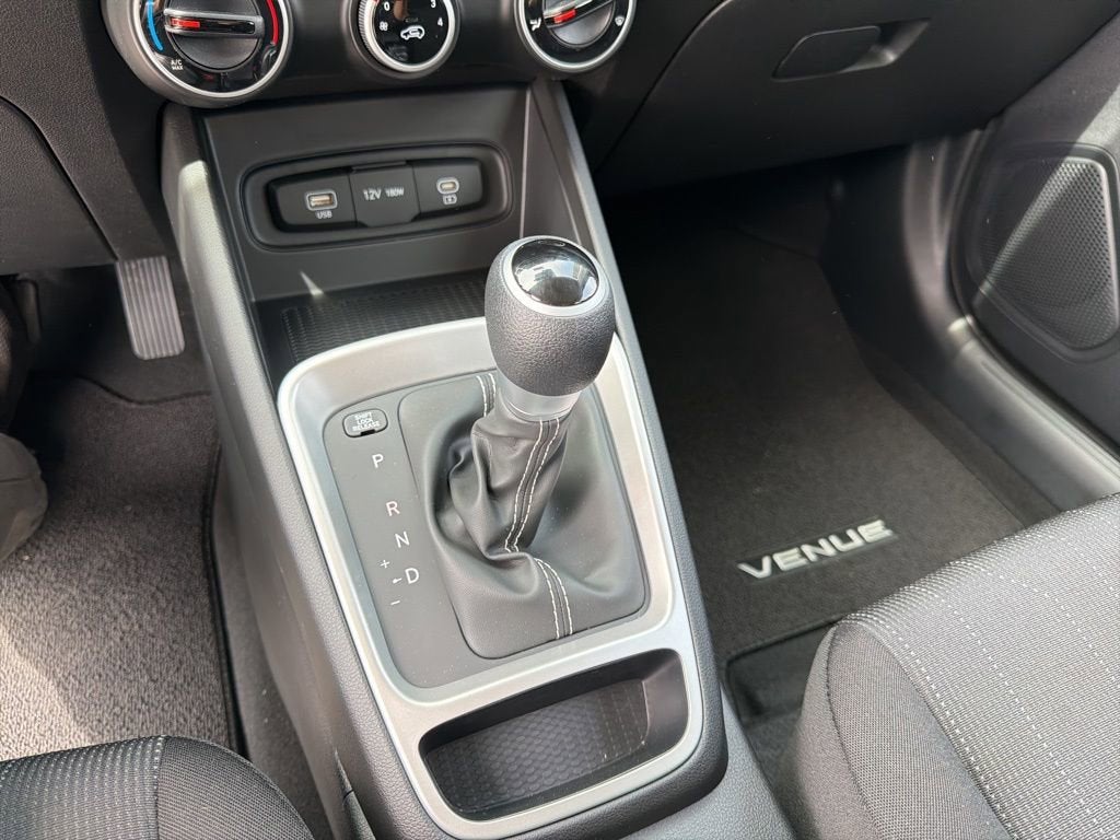 2026 Hyundai VENUE SE