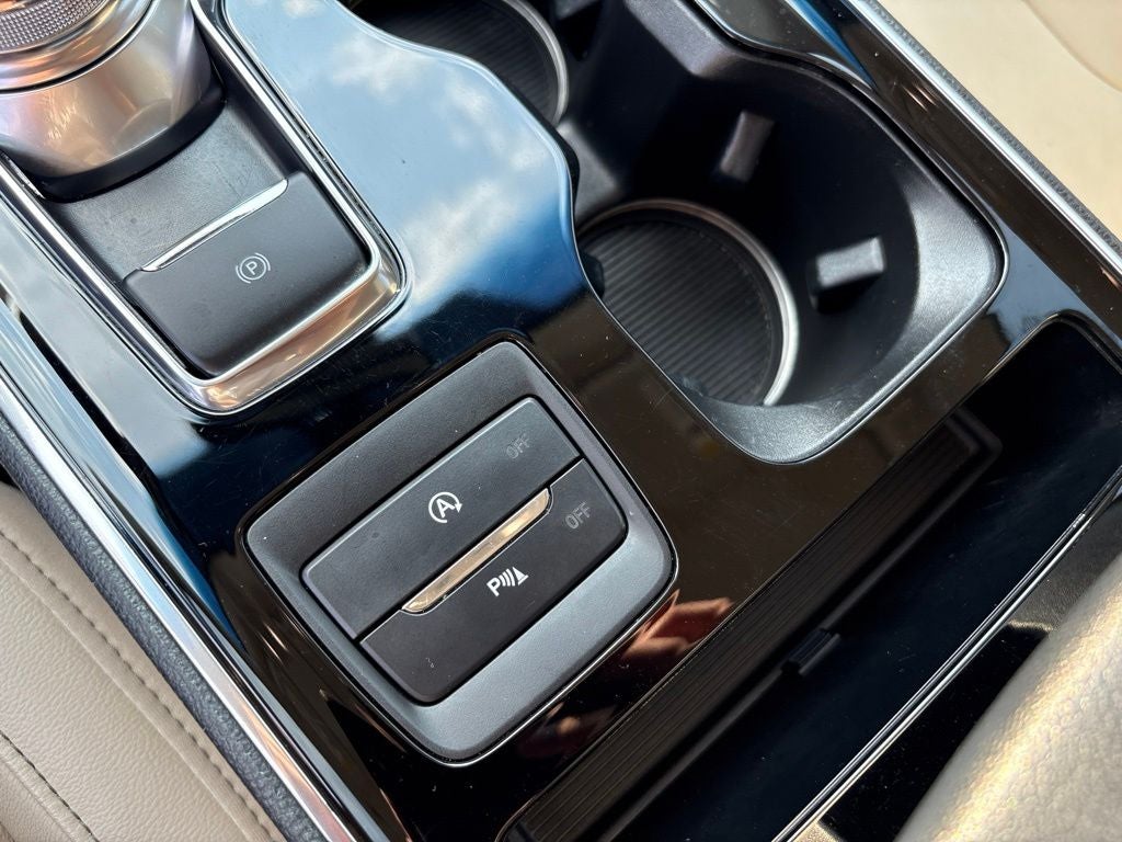 2020 Ford Edge Titanium
