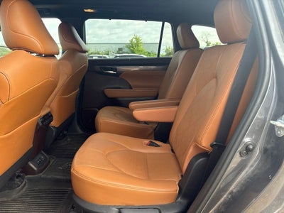 2021 Toyota Highlander Platinum