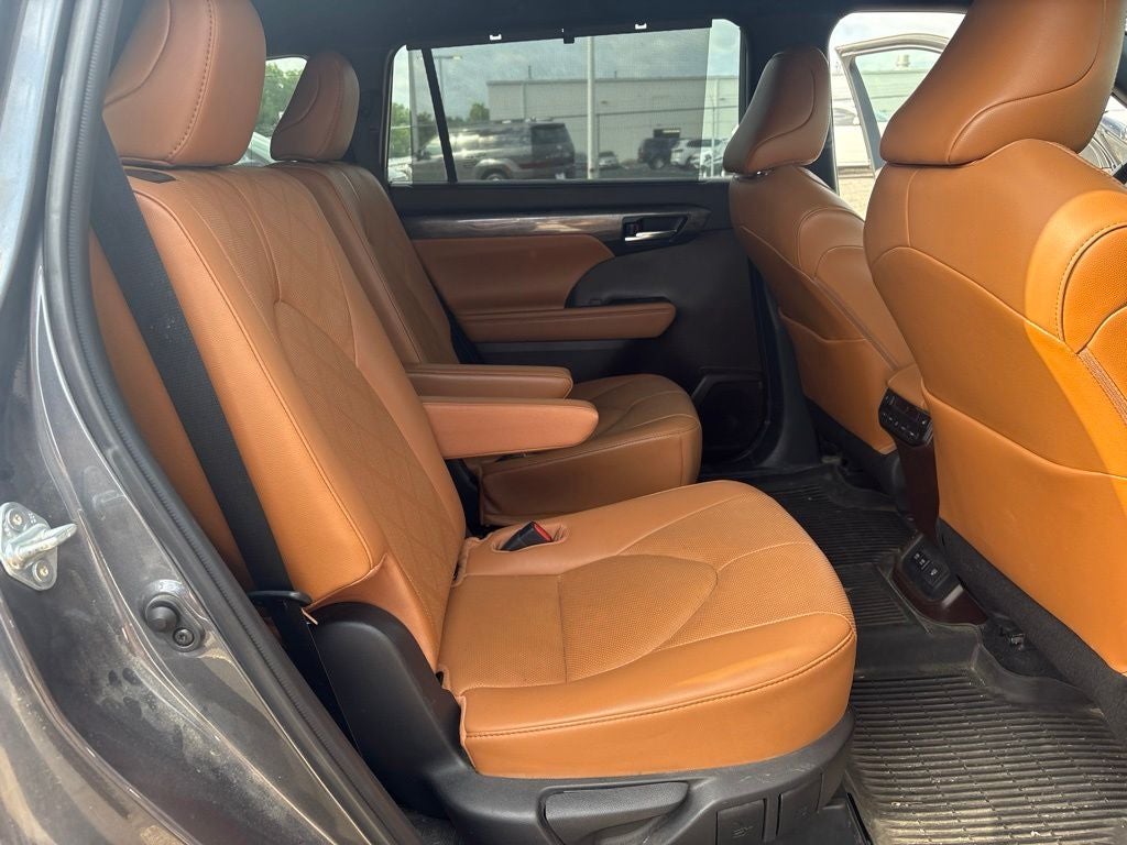 2021 Toyota Highlander Platinum