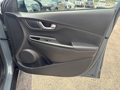 2022 Hyundai KONA SEL