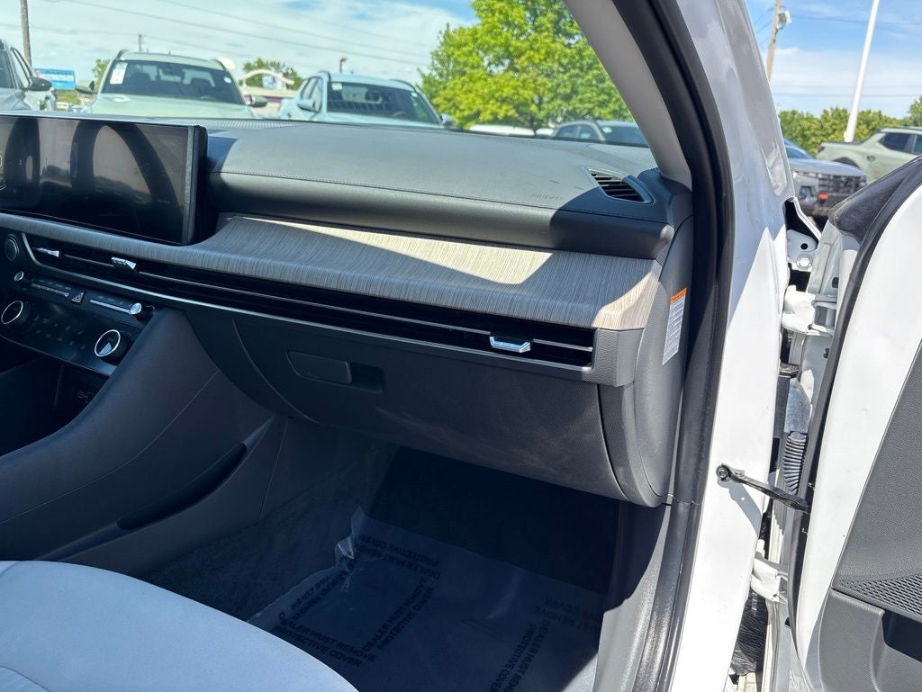 2025 Hyundai SONATA HYBRID SEL