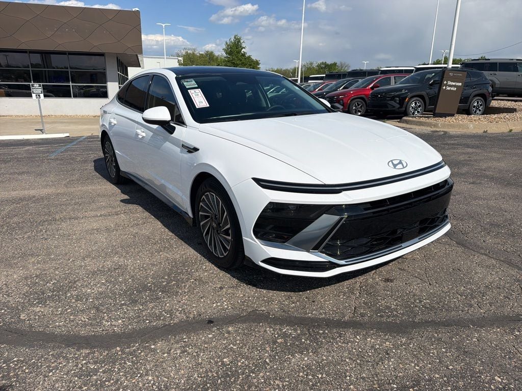 2026 Hyundai SONATA HYBRID SEL