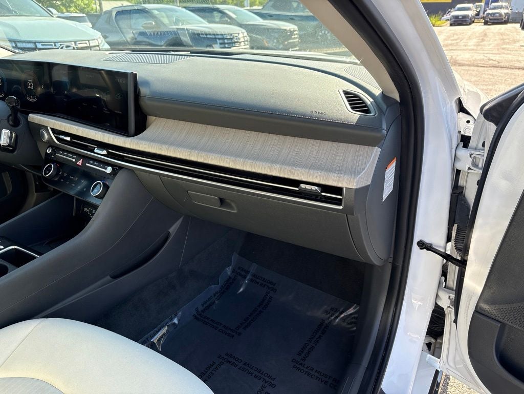 2025 Hyundai SONATA HYBRID SEL