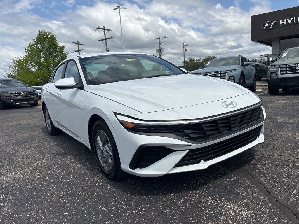 2026 Hyundai ELANTRA SE