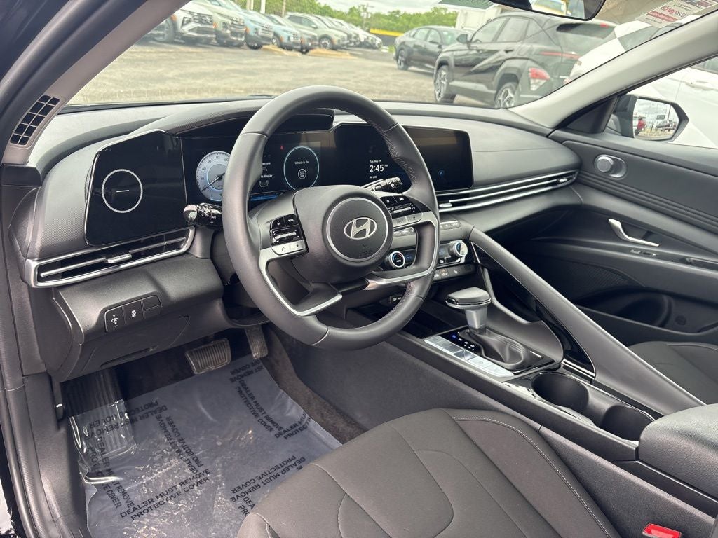 2025 Hyundai ELANTRA SEL Convenience