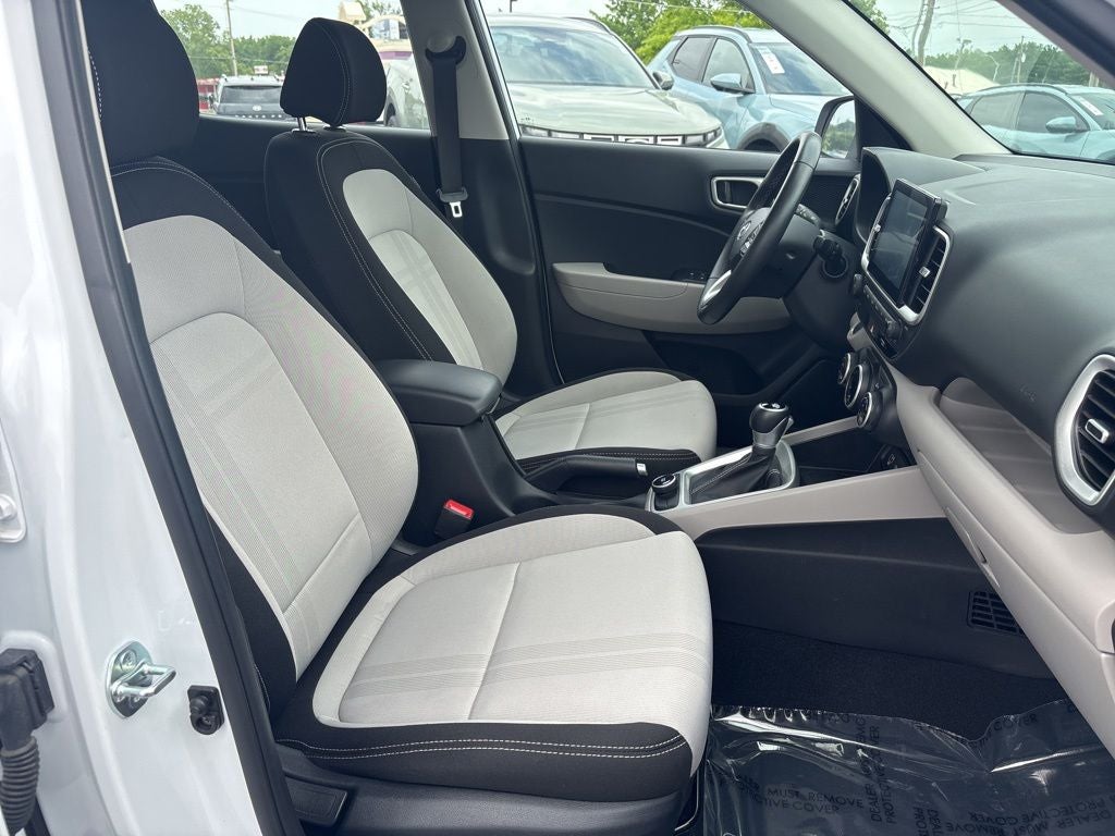 2025 Hyundai VENUE SEL