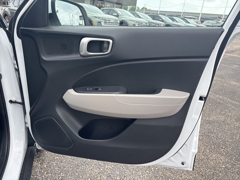2025 Hyundai VENUE SEL