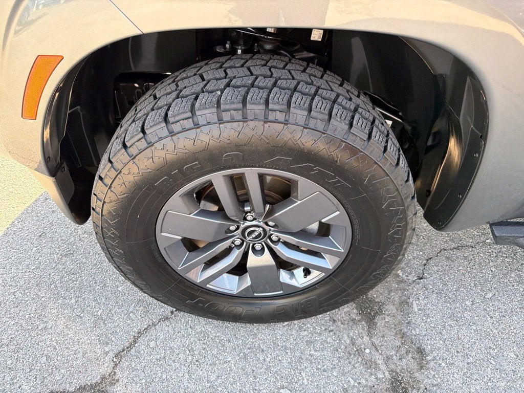 2025 Nissan Frontier SV