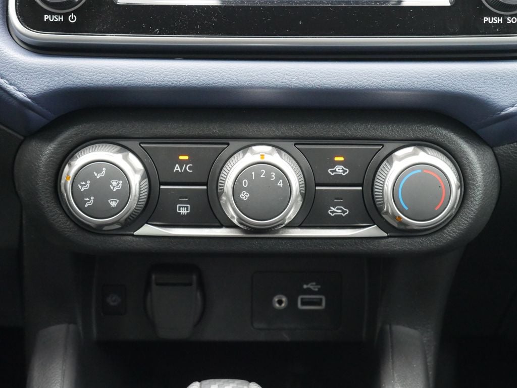 2023 Nissan Versa 1.6 SV