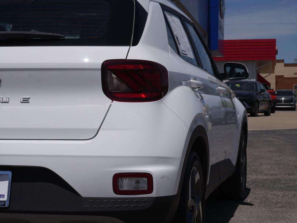2025 Hyundai VENUE SEL