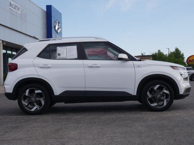 2025 Hyundai VENUE SEL