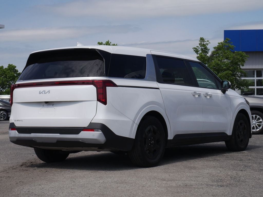 2025 Kia Carnival LXS